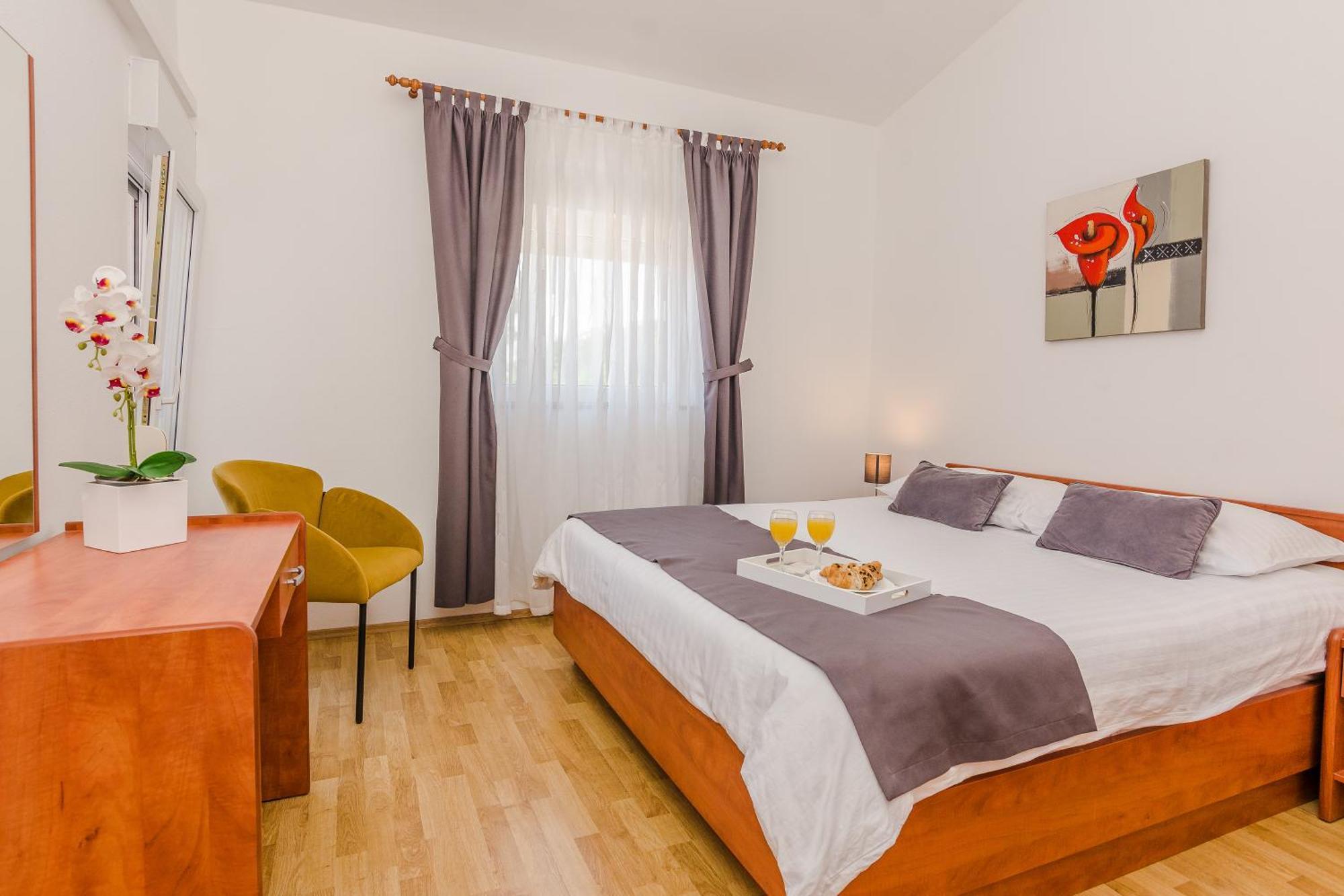 Apartmani Tomeri Stari Grad Kültér fotó